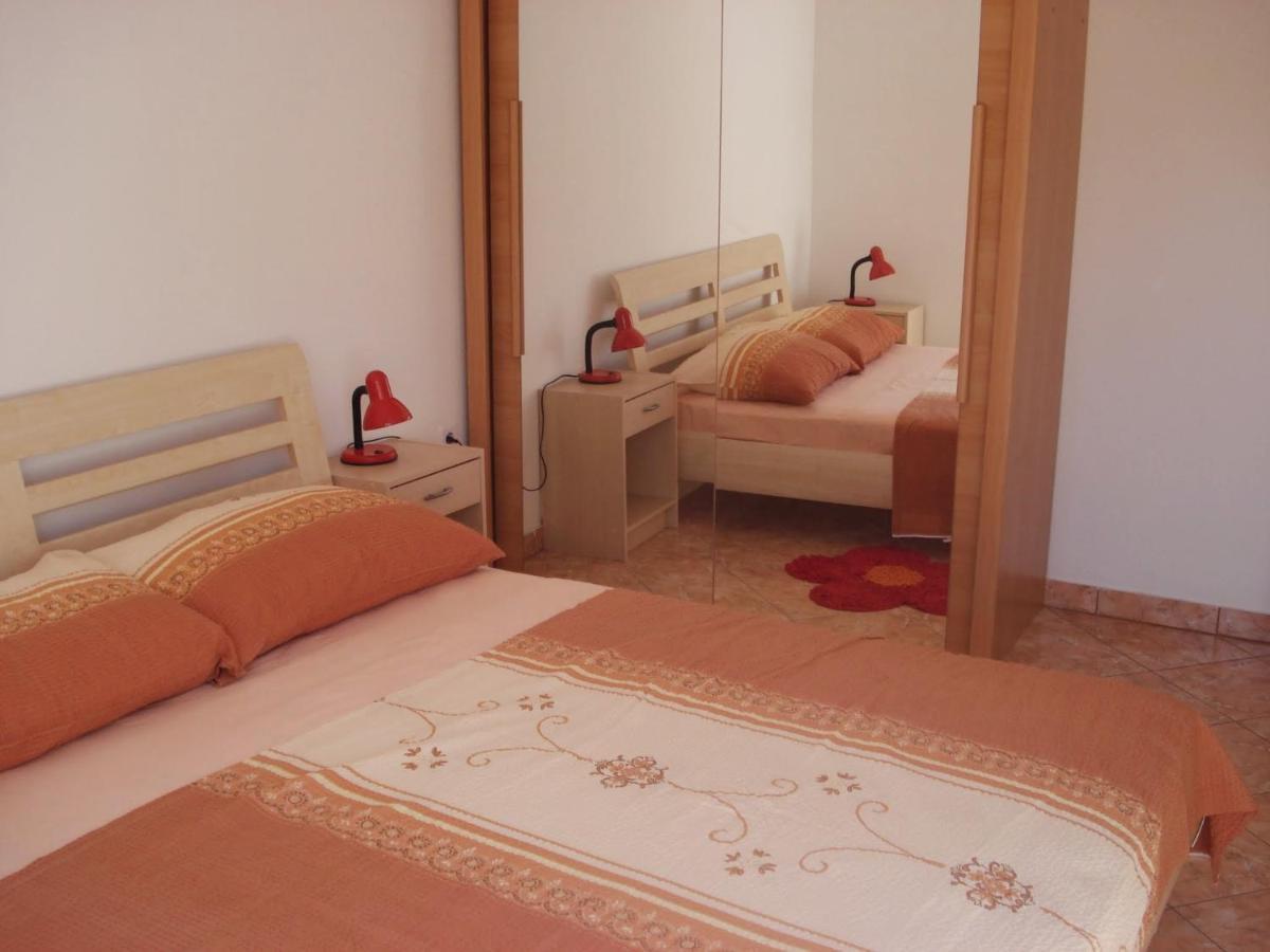 Apartments Luvi Trogir Zimmer foto